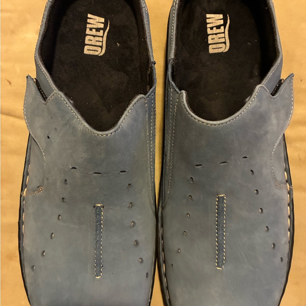 Drew Woman’s Blue Suade Clogs Casual Shoes!!